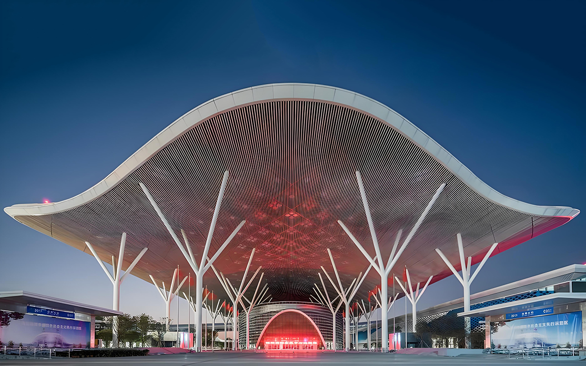 深圳國際會展中心（寶安新館）的建筑特色