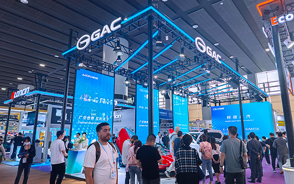 參展商是如何打造個性化的深圳會展設(shè)計風(fēng)格？