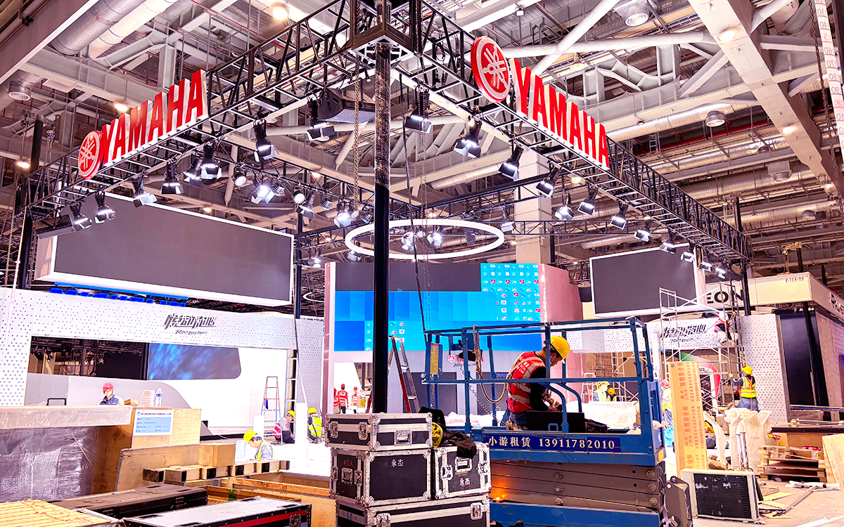 深圳展覽會(huì)設(shè)計(jì)裝修中，用暖光營造私密空間