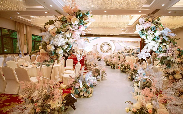 深圳展臺搭建商：如何利用好3秒吸睛，引爆客流？