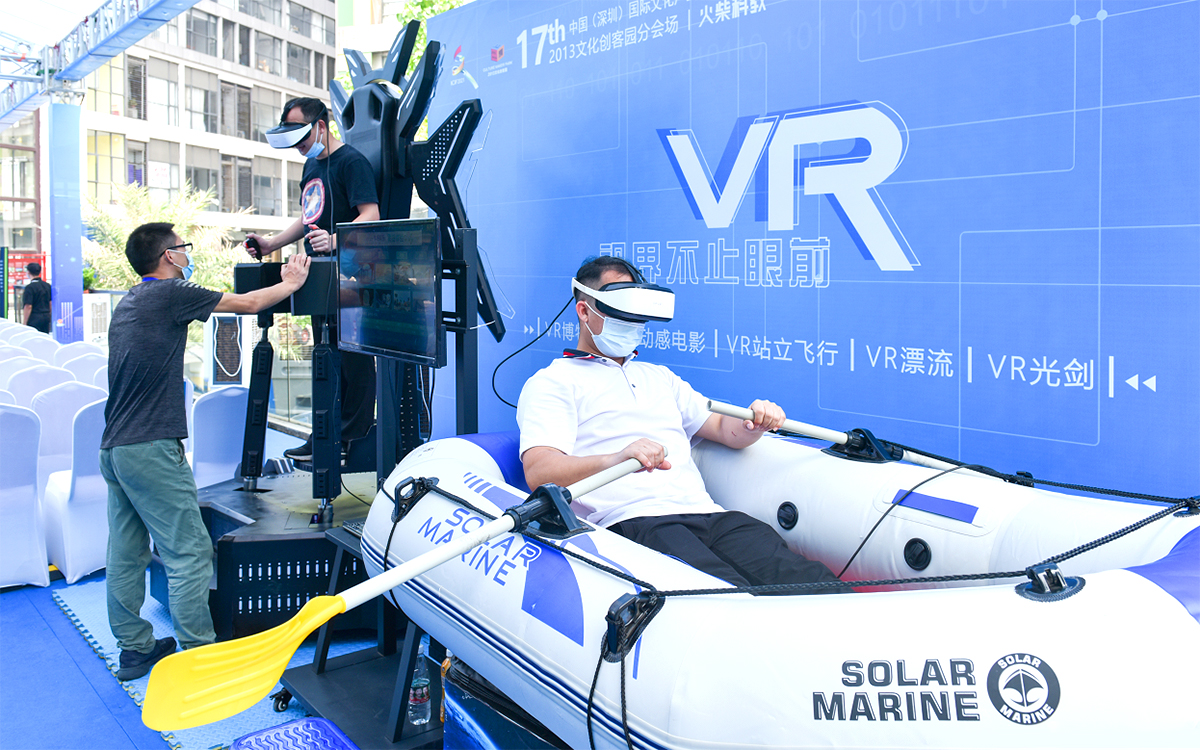 在深圳展臺布置中，提煉品牌的核心視覺符號